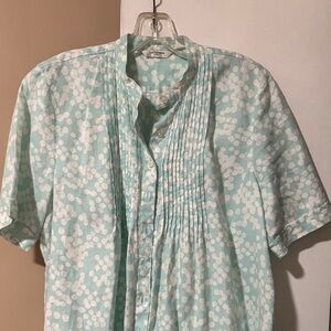 Liz Claiborne Aqua and White dot Patterned linen Blouse